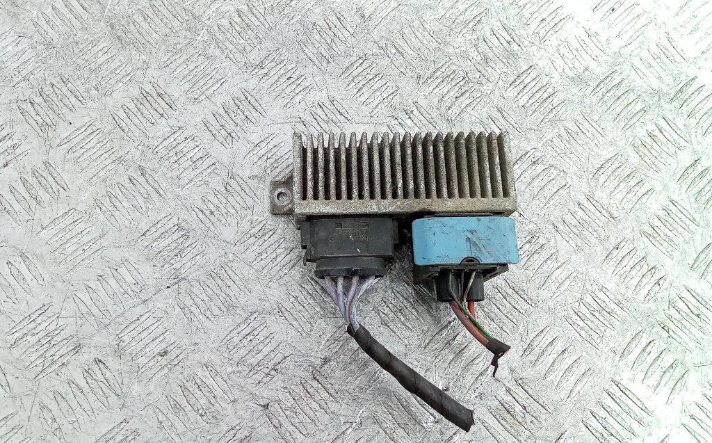 реле накала свечей Renault Kangoo 2 поколение 2012, 1.5 л., дизель, МКПП, 8200558438 - фото №1