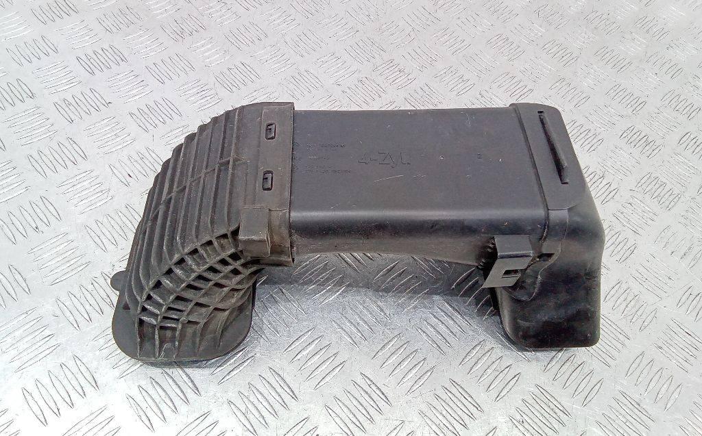 патрубок воздушного фильтра BMW 1 серия F20/F21 2013, 1.6 л., дизель, 7597584 - фото №1