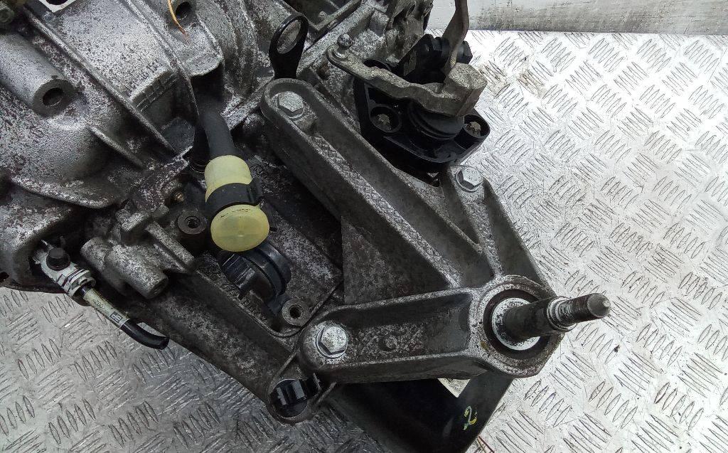 кронштейн КПП Renault Megane 2 поколение 2005, 1.4 л., бензин, МКПП - фото №1