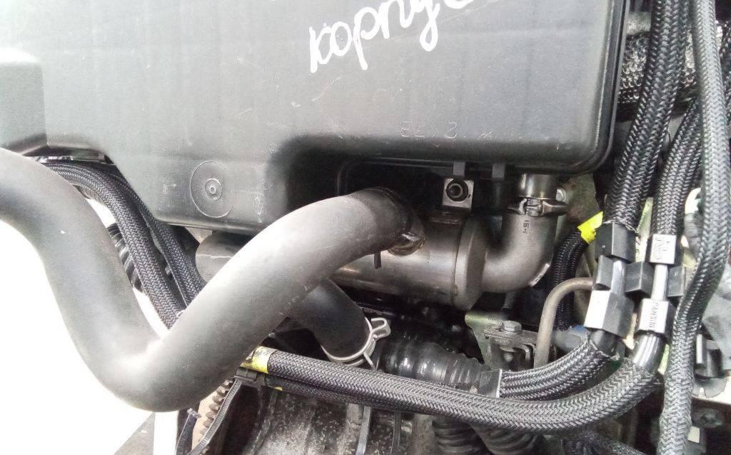 охладитель EGR / Радиатор EGR Citroen C4 1 поколение 2006, 1.6 л., дизель, МКПП - фото №1