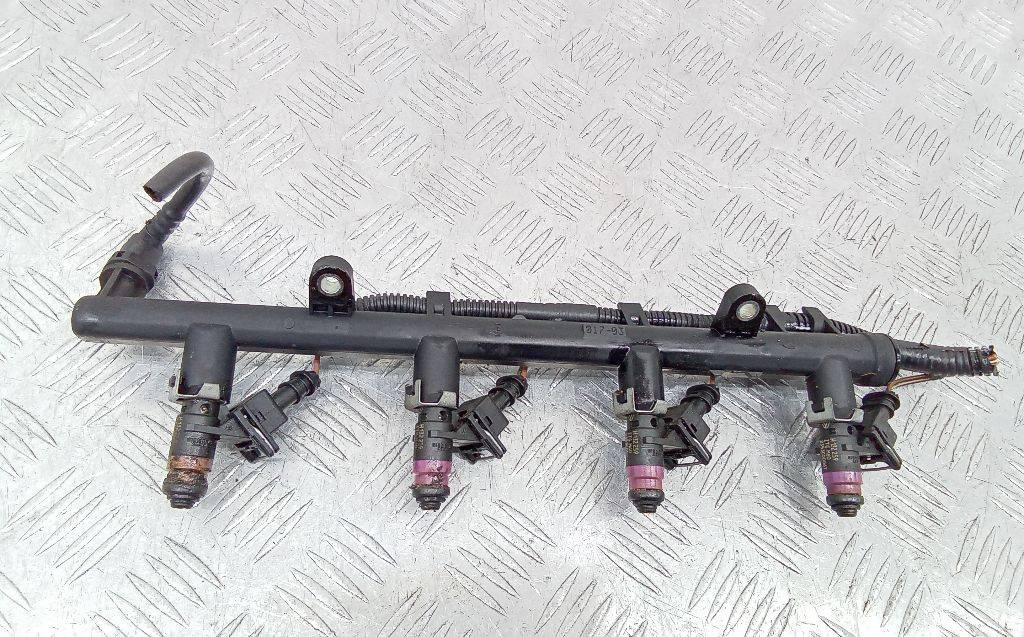 топливная рампа Renault Megane 2 поколение 2003, 1.6 л., бензин, 8200135504 - фото №1