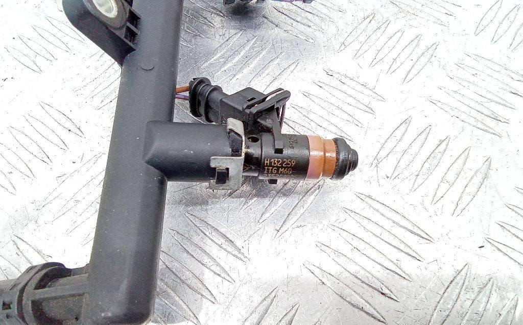 форсунка Renault Megane 2 поколение 2003, 1.6 л., бензин, ITGM60, H132259 - фото №1