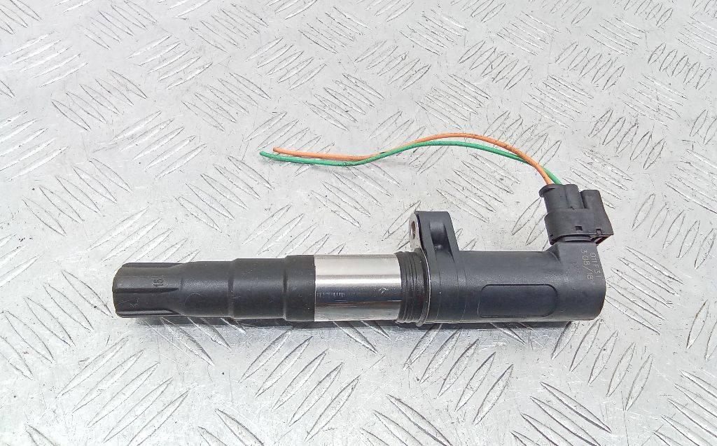 катушка зажигания Renault Megane 2 поколение 2003, 1.6 л., бензин, 7700875000, 8200765882 - фото №1