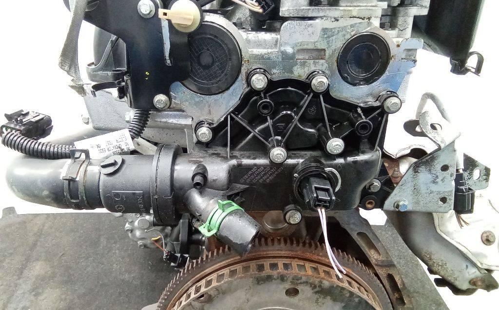 корпус термостата Renault Clio 3 поколение 2005, 1.6 л., бензин, АКПП - фото №1