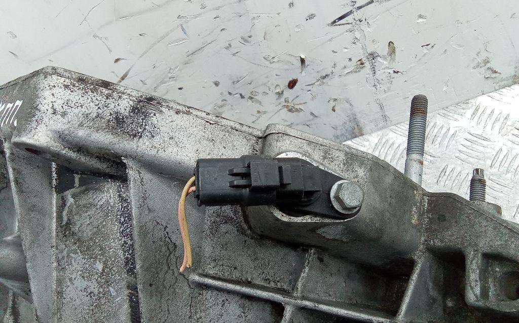 датчик коленвала Renault Megane 3 поколение 2008, 1.5 л., дизель, МКПП - фото №1