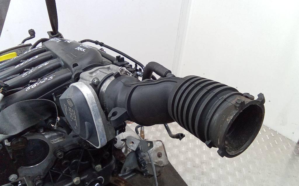 патрубок воздушного фильтра Renault Clio 3 поколение 2008, 1.6 л., бензин, МКПП, 8200424266 - фото №1