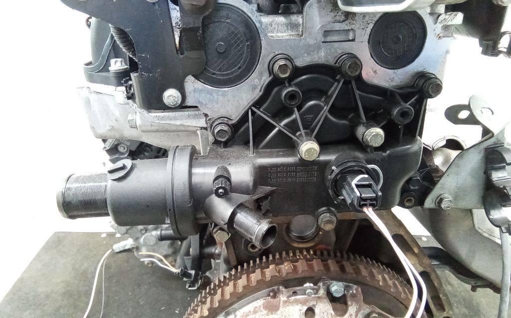 корпус термостата Renault Clio 3 поколение 2008, 1.6 л., бензин, МКПП, 8200023915 - фото №1