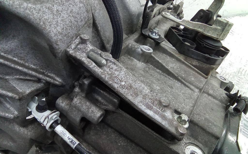 кронштейн КПП Renault Clio 3 поколение 2008, 1.6 л., бензин, МКПП, 8200284803 - фото №1