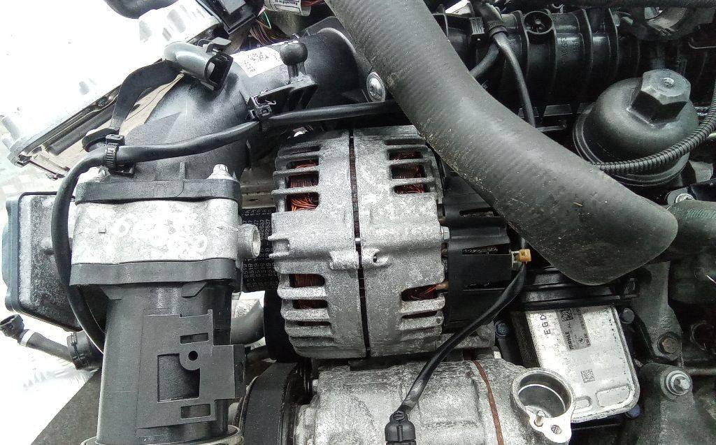 генератор BMW 1 серия F20/F21 2013, 1.6 л., дизель, МКПП, 7823343 - фото №1