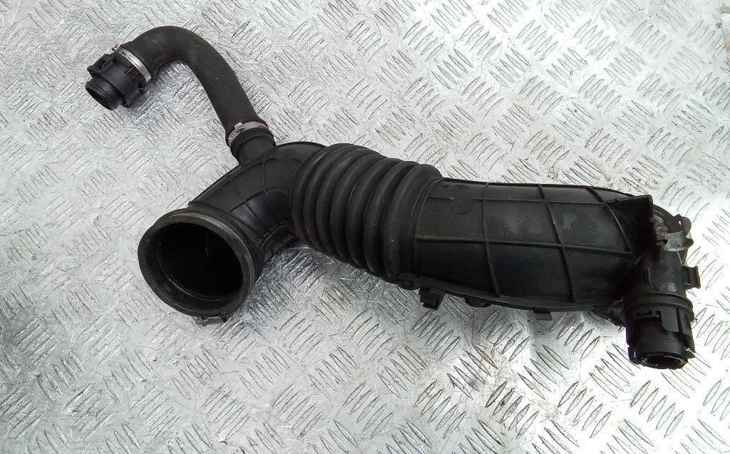 патрубок воздушного фильтра BMW 1 серия F20/F21 2013, 1.6 л., дизель, МКПП, 58650910 - фото №1