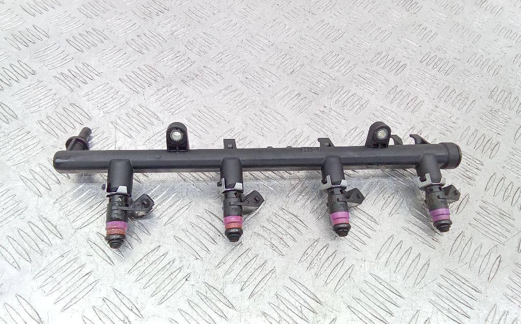 топливная рампа Renault Megane 2 поколение 2005, 1.6 л., бензин, МКПП, 8200135504 - фото №1