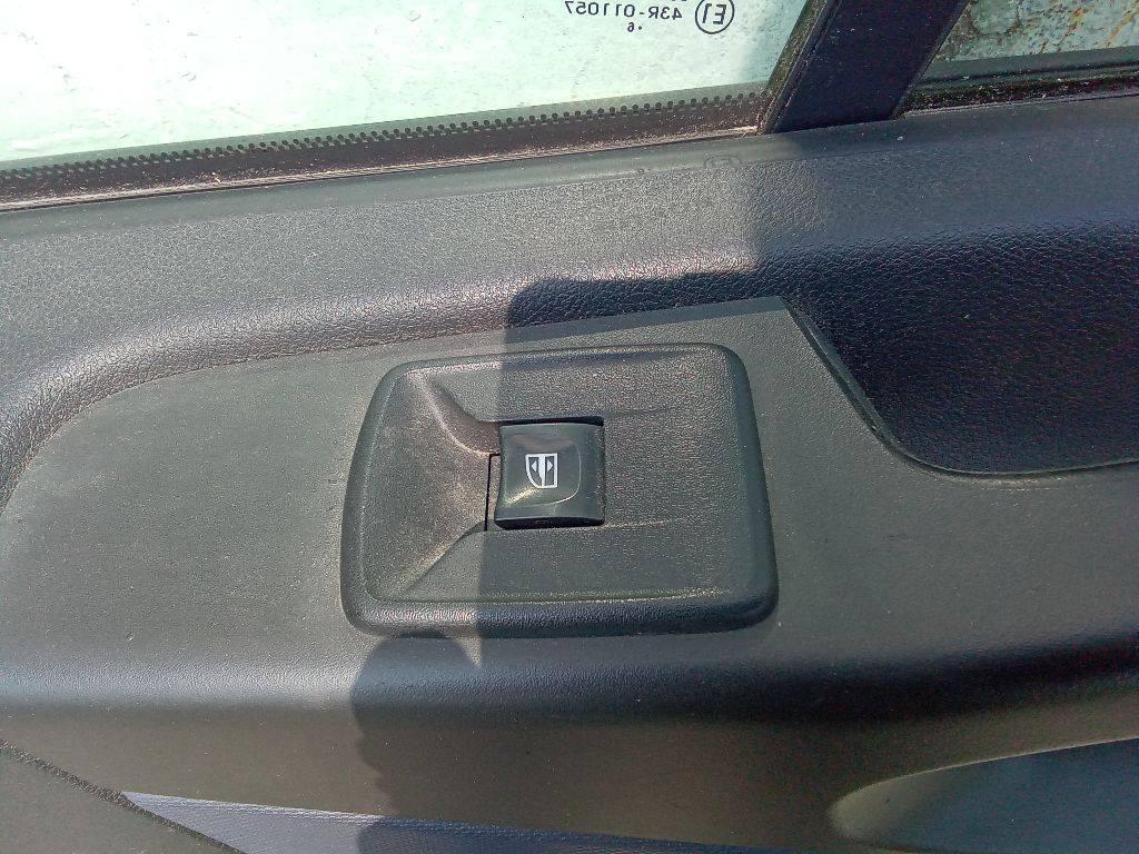 кнопка стеклоподъемника двери Opel Vivaro B 2016 - фото №1