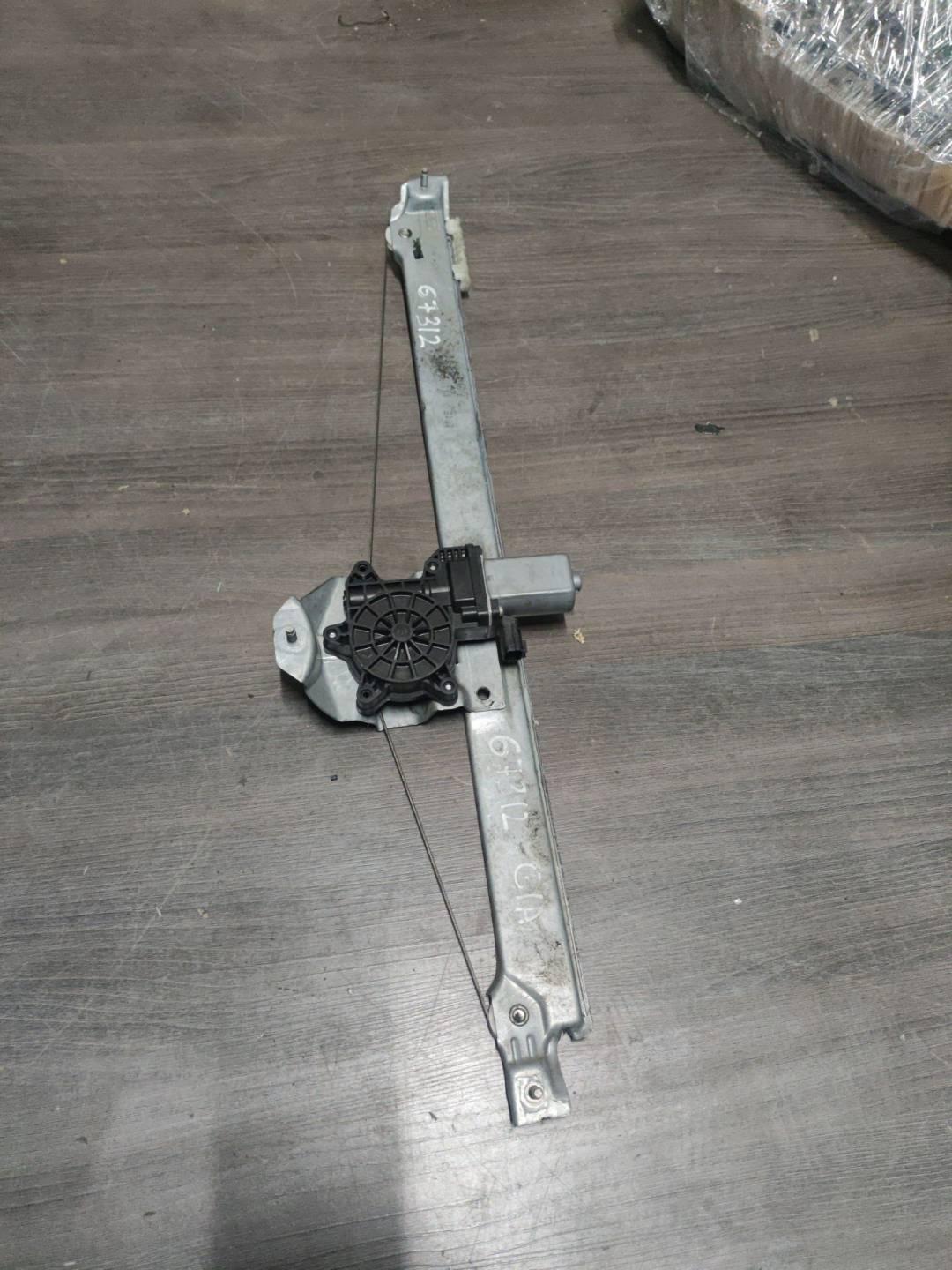 моторчик стеклоподъемника передний правый Opel Vivaro B 2016, 9030319-C - фото №1