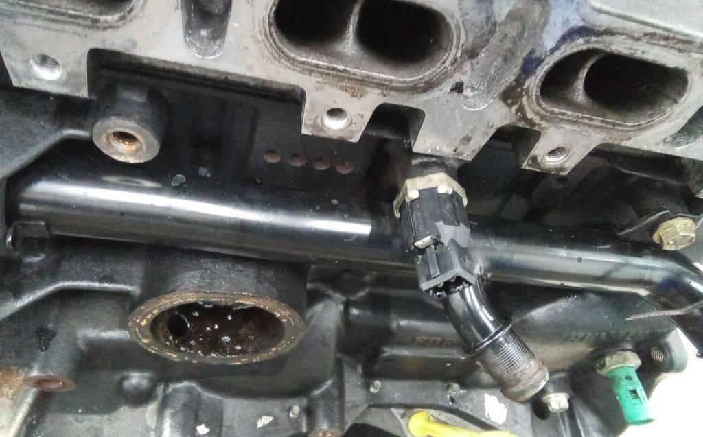 датчик детонации Renault Logan 1 поколение 2007, 1.6 л., бензин, МКПП - фото №1