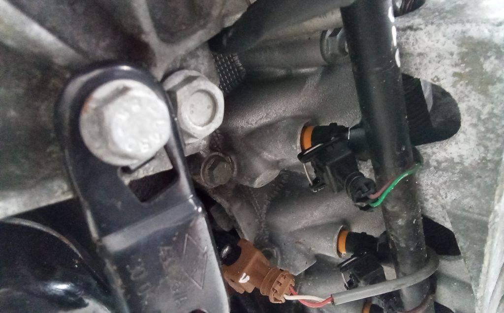 форсунка Renault Logan 1 поколение 2007, 1.6 л., бензин, МКПП, H029611 - фото №1