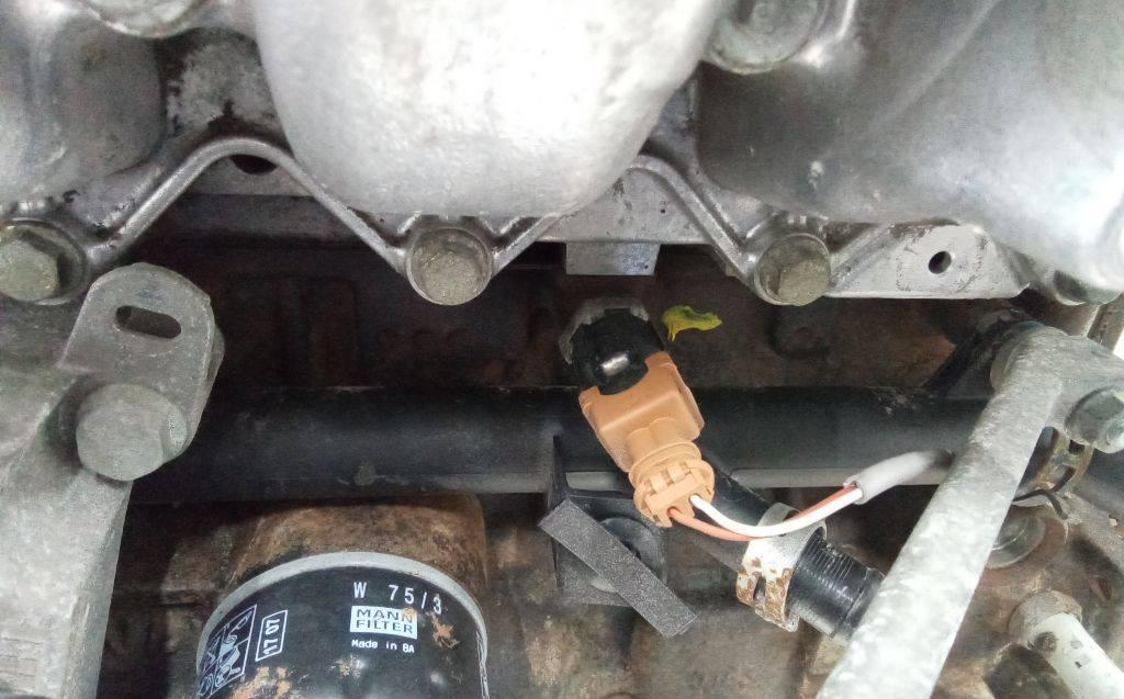 датчик детонации Renault Megane 2 поколение 2005, 1.6 л., бензин, МКПП - фото №1