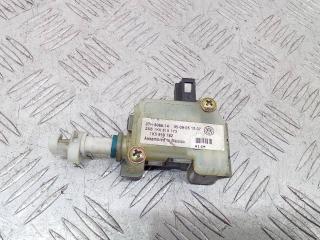 активатор замка крышки топливного бака Volkswagen Jetta 5 поколение 2006, 1K5959782