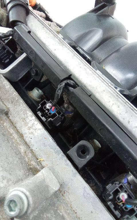 форсунка Volkswagen Golf 4 поколение 2002, 1.6 л., бензин, МКПП, 036031T - фото №1