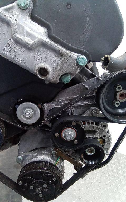 кронштейн генератора Volkswagen Golf 4 поколение 2002, 1.6 л., бензин, МКПП - фото №1