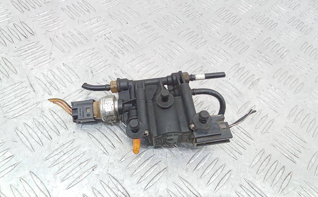 блок клапанов пневмоподвески Land Rover Range Rover Sport 1 поколение 2008, RVH000046 - фото №1