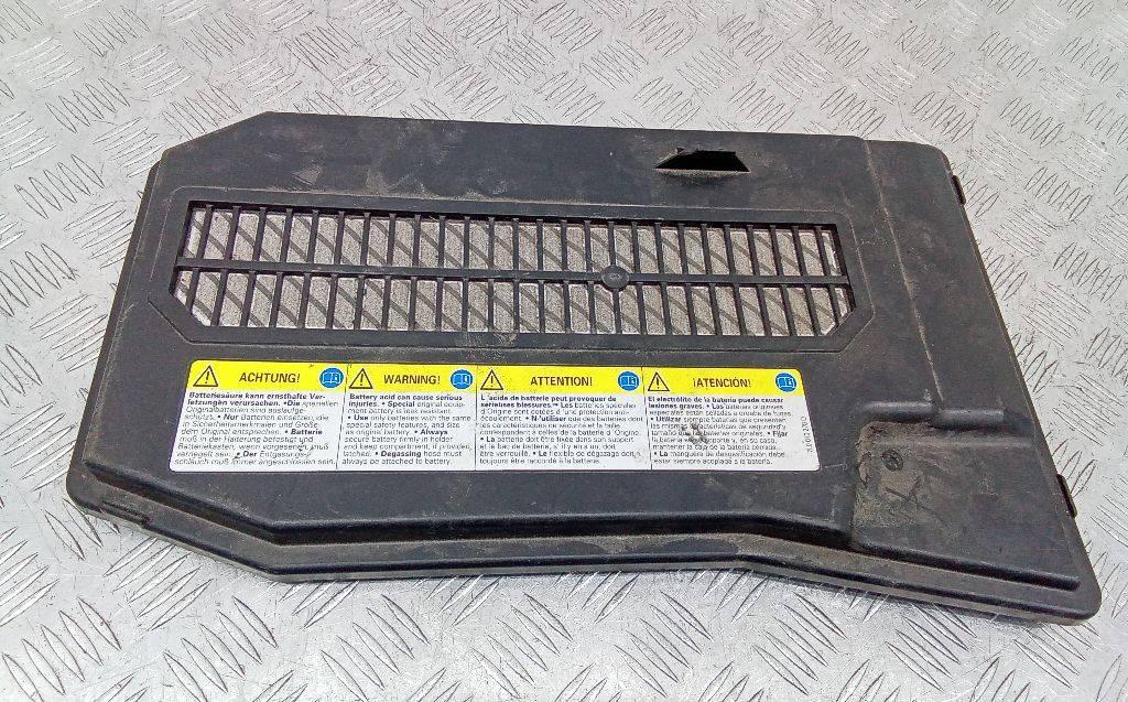 крышка аккумулятора Volkswagen Touareg 1 поколение 2002, 7L0864643 - фото №1