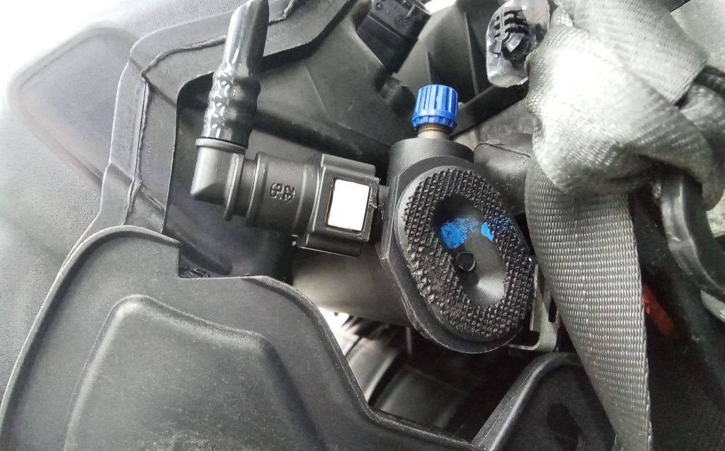 топливная рампа Peugeot 307 1 поколение 2003, 1.6 л., бензин, МКПП, 9636520780 - фото №1