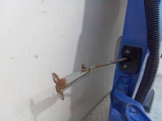 ограничитель открывания двери Nissan Primastar 1 поколение 2004