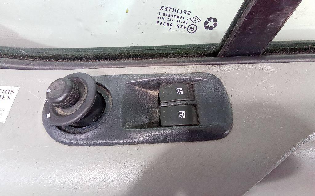 блок управления стеклоподъемниками Opel Vivaro A 2003 - фото №1