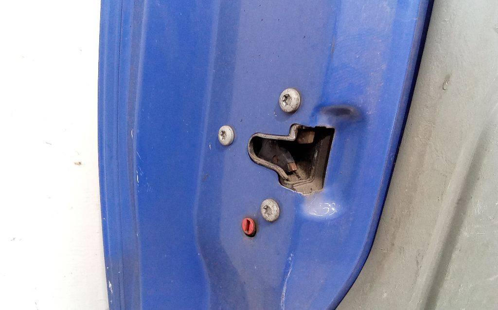 замок двери сдвижной Nissan Primastar 1 поколение 2004 - фото №1