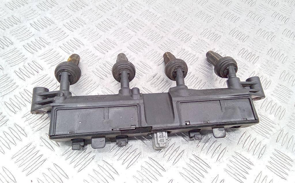 катушка зажигания Peugeot 307 1 поколение 2003, 1.6 л., бензин, МКПП, 9635864880 - фото №1