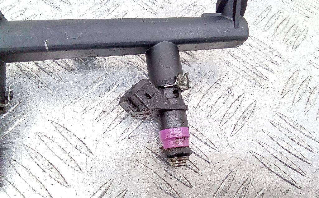 форсунка Renault Megane 2 поколение 2005, 1.6 л., бензин, ITGM60 - фото №1