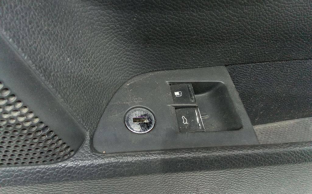 кнопка (выключатель) Volkswagen Jetta 5 поколение 2005 - фото №1