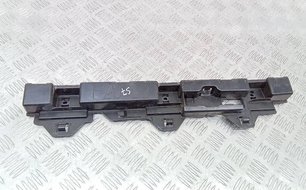 Кронштейн крепления порога BMW 1 серия F20/F21 2011, 51777240915 - фото №1