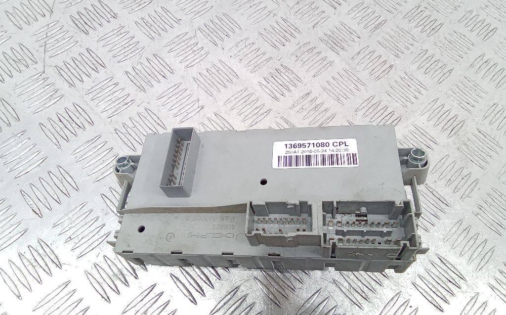 блок предохранителей Citroen Jumper 2 поколение 2008, 1369571080 - фото №1