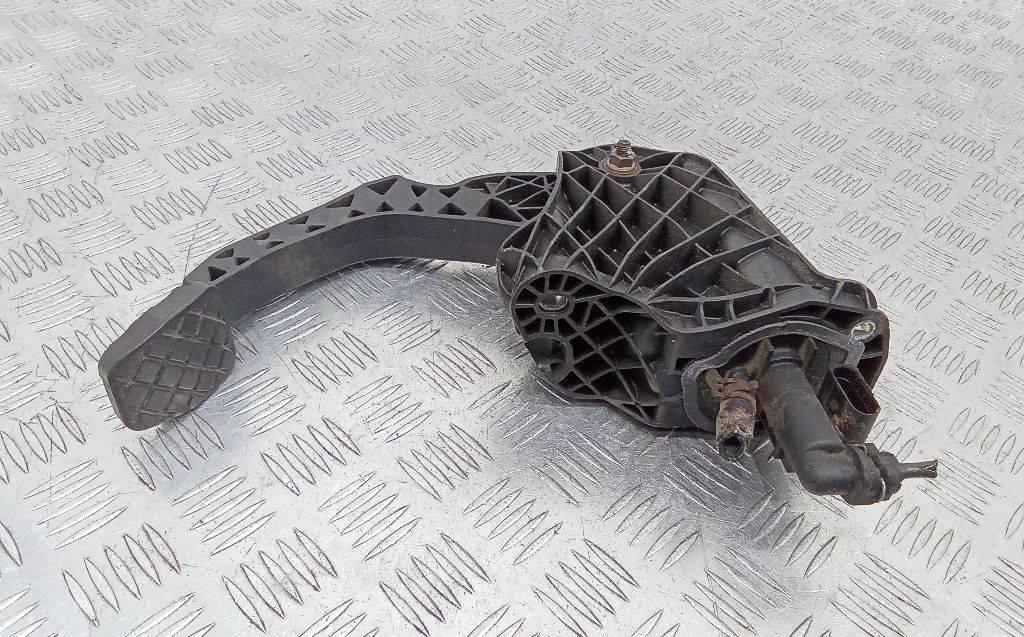 педаль сцепления Volkswagen Jetta 5 поколение 2005, 1K1721059 - фото №1