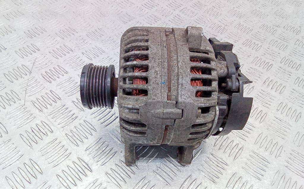 генератор Renault Megane 2 поколение 2005, 1.5 л., дизель, МКПП, 8200390667 - фото №1