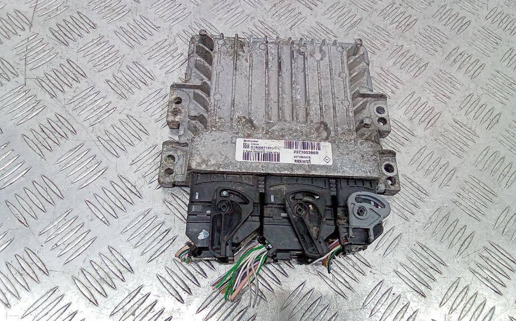 блок управления двигателем Renault Megane 3 поколение 2010, 237100386R - фото №1