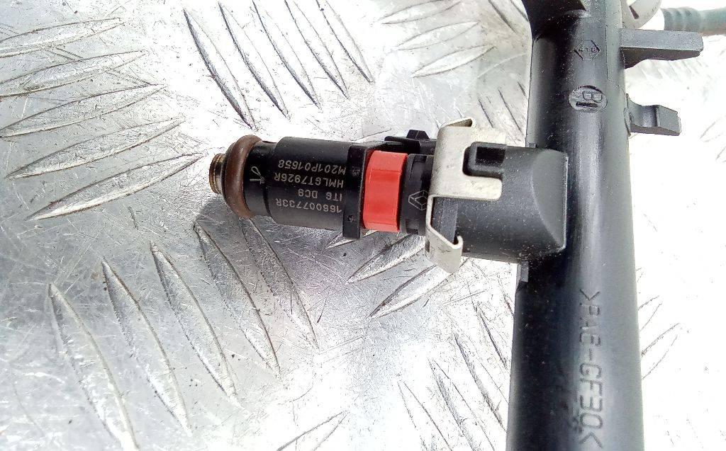 форсунка Renault Duster 2 поколение 2022, 2.0 л., бензин, МКПП, 166007733R - фото №1