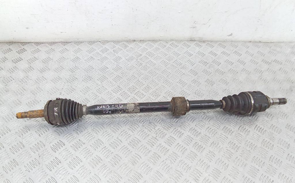 полуось передняя правая (приводной вал, ШРУС) Toyota Auris 1 поколение 2009, 1.4 л., дизель - фото №1