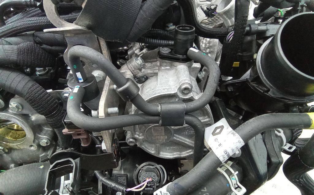 насос вакуумный Renault Megane 4 поколение 2019, 1.3 л., бензин, 146508066R - фото №1