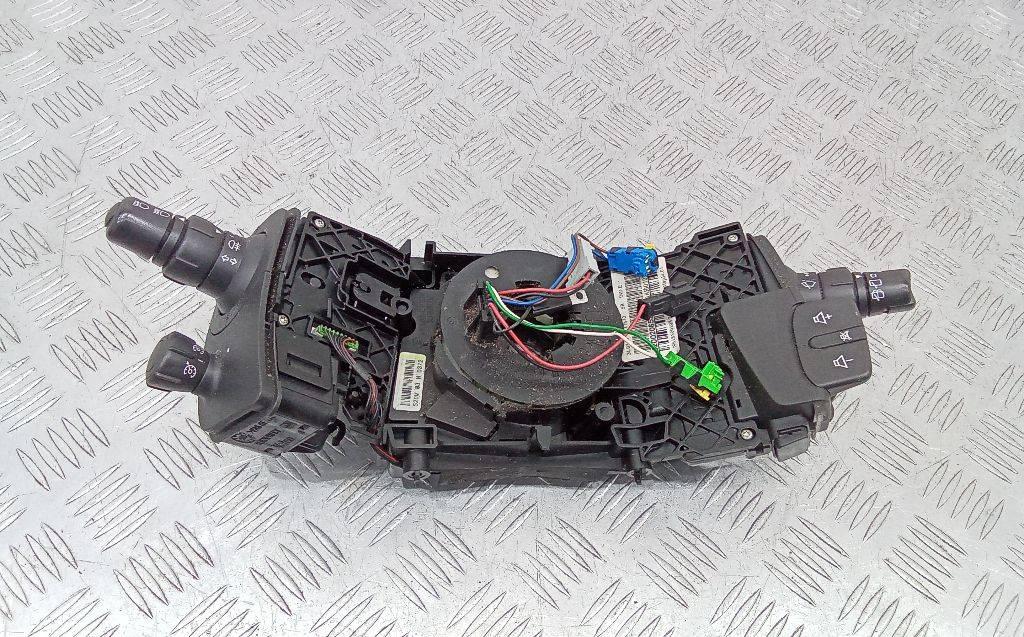 переключатель подрулевой (стрекоза) Renault Scenic 3 поколение 2009, 8200206520 - фото №1