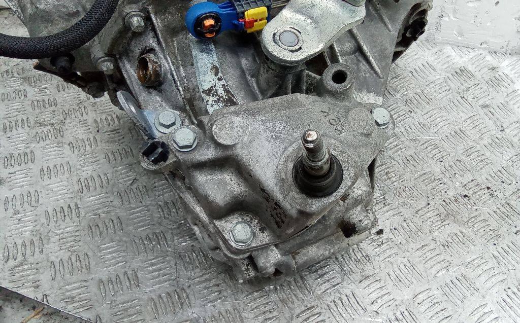 кронштейн КПП Renault Megane 3 поколение 2008, 1.5 л., дизель, МКПП - фото №1