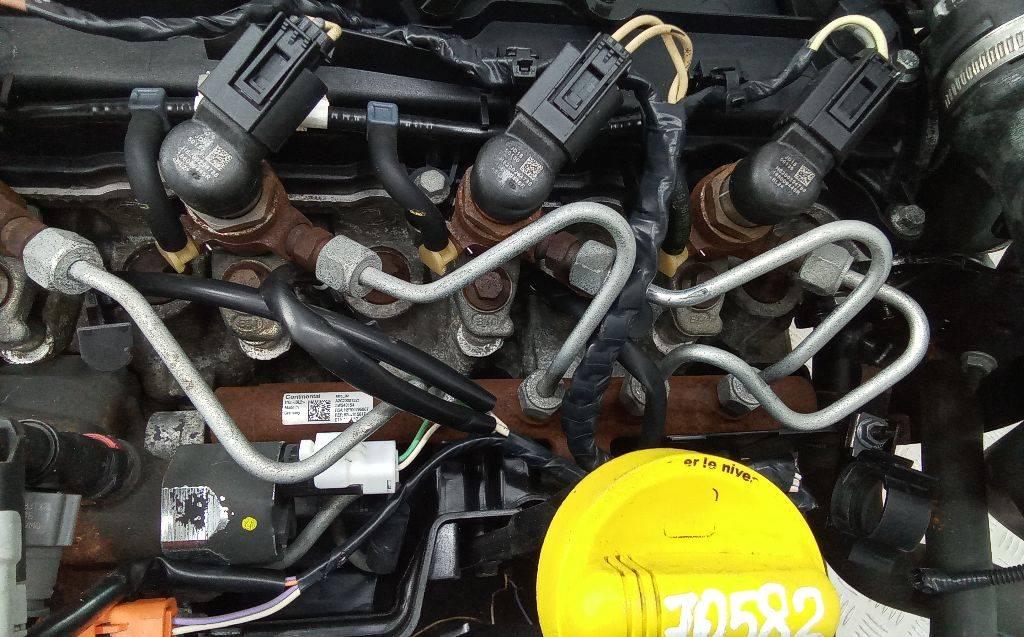 топливная рампа Renault Megane 3 поколение 2010, 1.5 л., дизель, МКПП, 8200815617 - фото №1