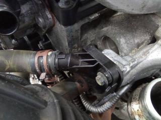 фланец (тройник) системы охлаждения Renault Megane 3 поколение 2010, 1.5 л., дизель, МКПП, 8200337841