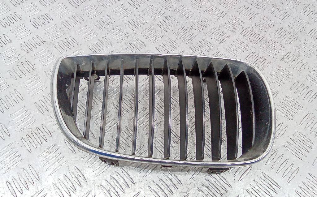 решетка радиатора BMW 1 серия E81/E82/E87/E88 2005, 1.9 л., дизель, МКПП, 71286149 - фото №1