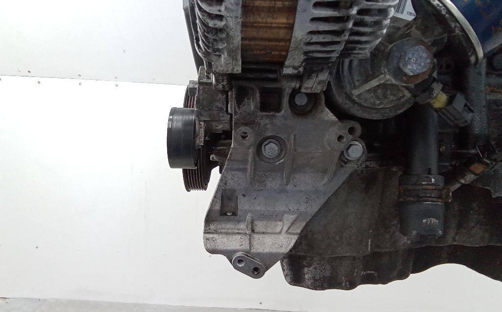 кронштейн генератора Renault Scenic 3 поколение 2011, 1.5 л., дизель, МКПП, 8200669494 - фото №1