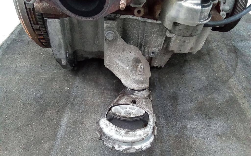 подушка крепления двигателя Renault Scenic 3 поколение 2011, 1.5 л., дизель, МКПП, 11238006R - фото №1