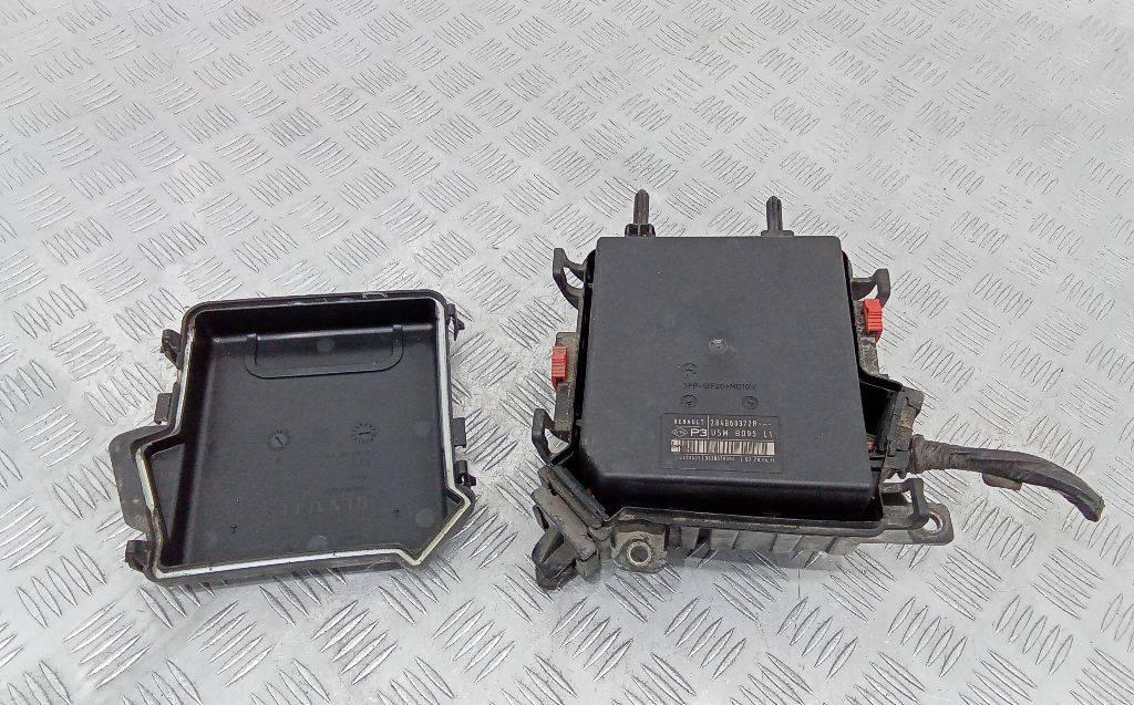 блок предохранителей Renault Megane 3 поколение 2011, 284B68372R - фото №1