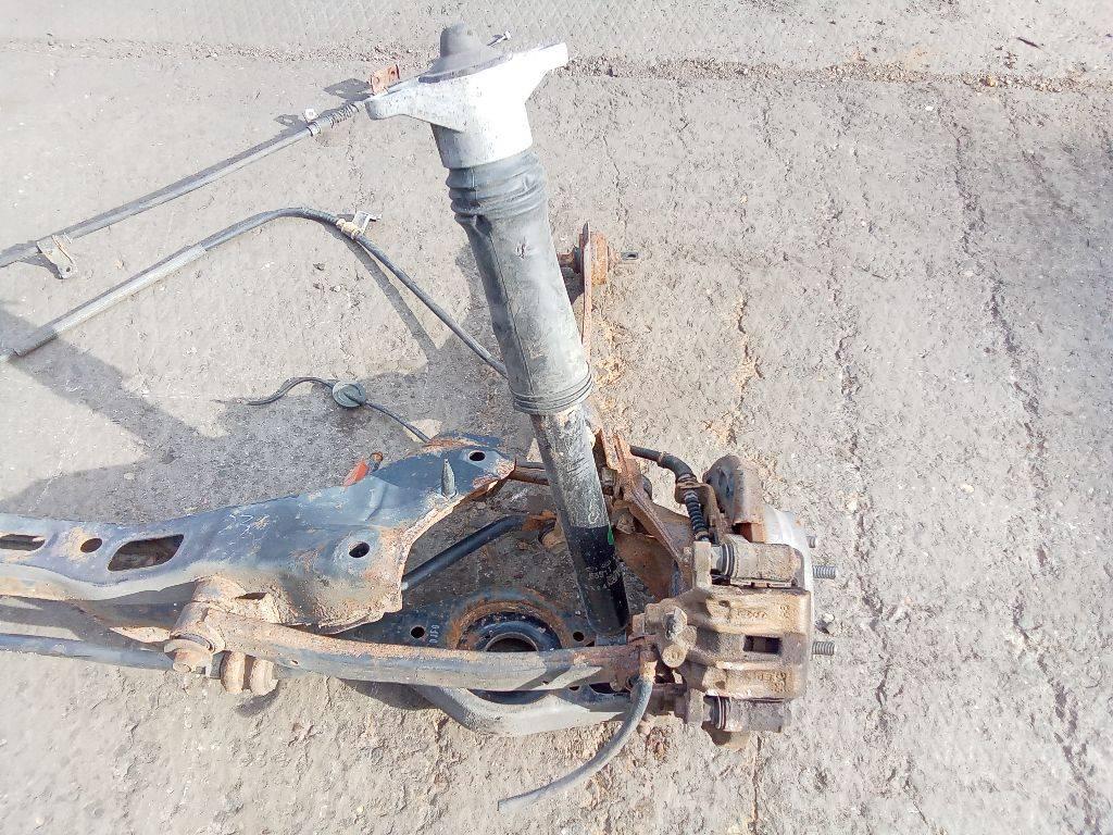 амортизатор задний Hyundai i30 GD 2012, 553112L200 - фото №1