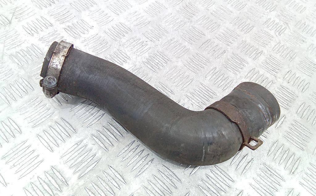 патрубок интеркулера Hyundai i30 FD 2008, 1.6 л., дизель, 28273-2A501 - фото №1